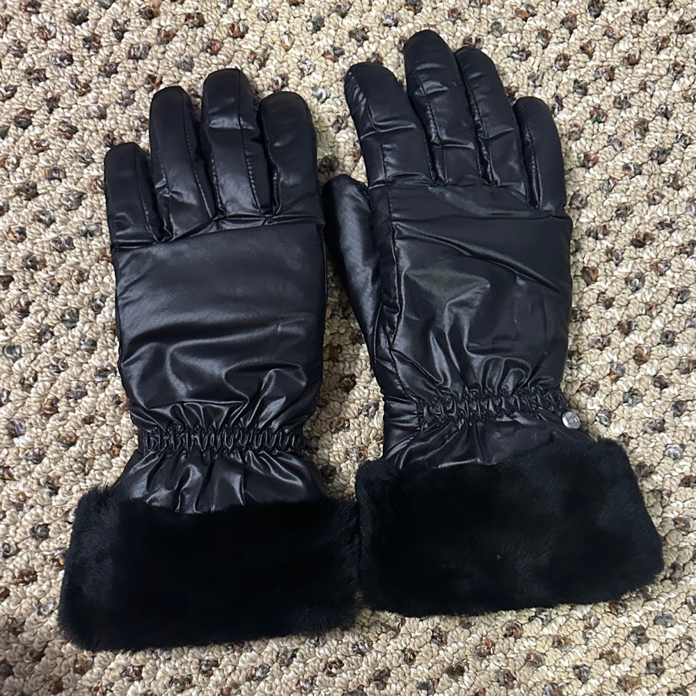 UGG Black Winter Gloves